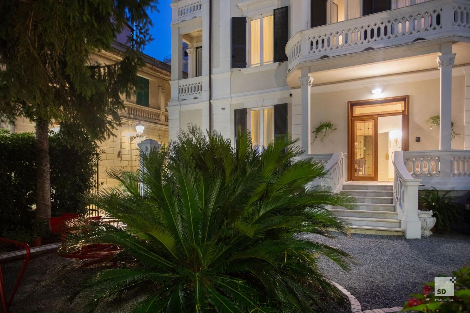 Hotel Villa Elena Varazze Kültér fotó