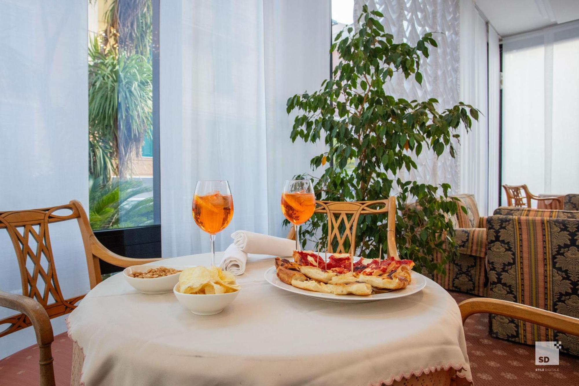 Hotel Villa Elena Varazze Kültér fotó