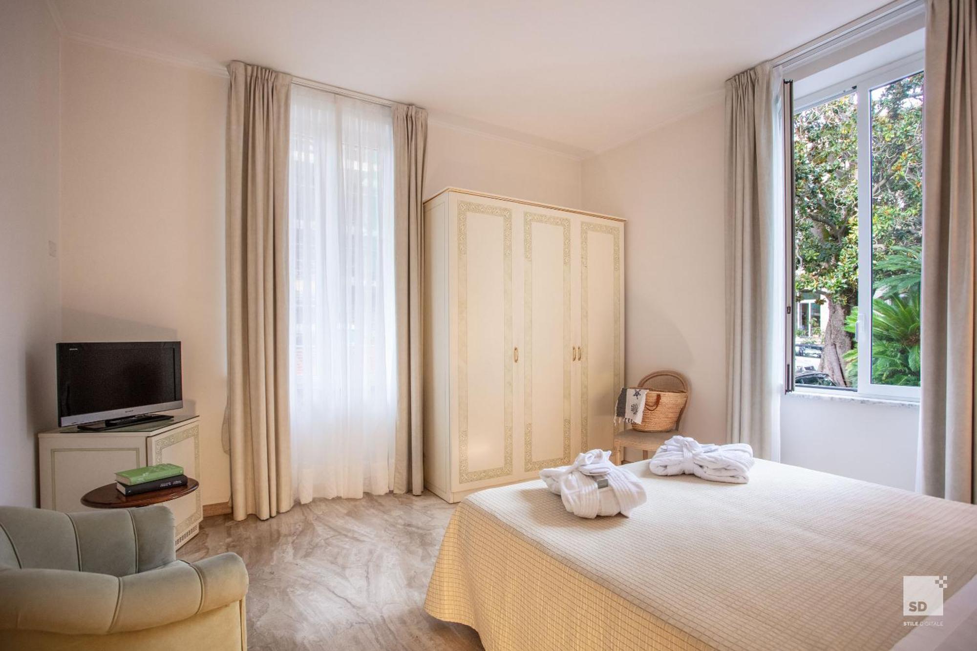Hotel Villa Elena Varazze Kültér fotó